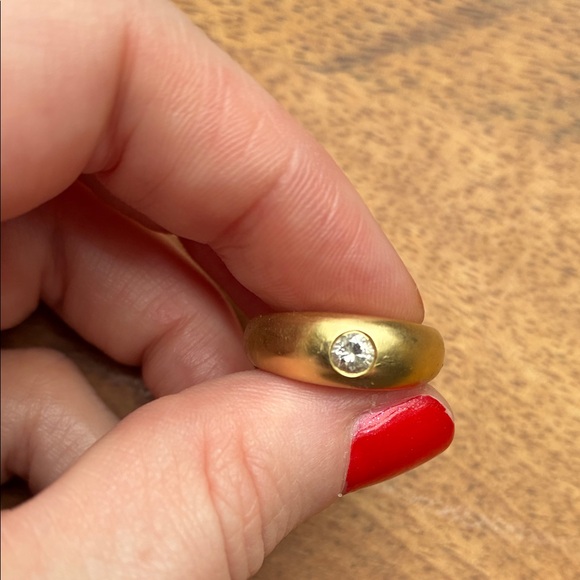 Jewelry - 18k solid gold diamond ring